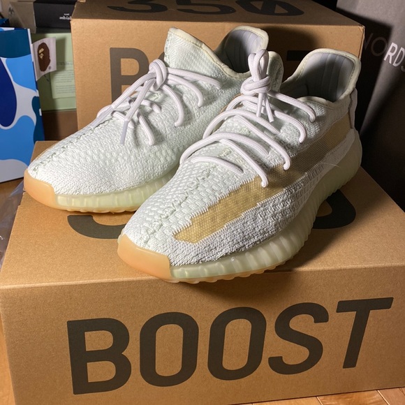 Yeezy 350 Boost Hyperspace size 10 - Picture 1 of 7